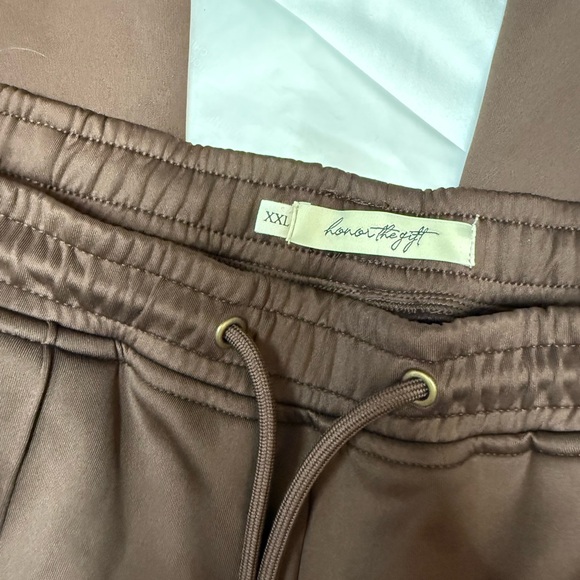 Elegant Brown Joggers with Cream Accents - Picture 2 of 7
